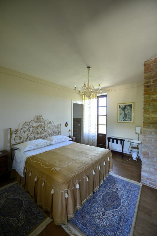 Agriturismo Tre Stelle بارباريسكو الغرفة الصورة